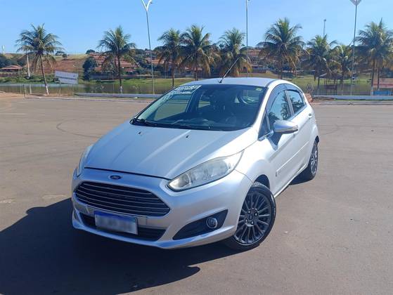 FORD FIESTA 1.6 TITANIUM HATCH 16V FLEX 4P MANUAL